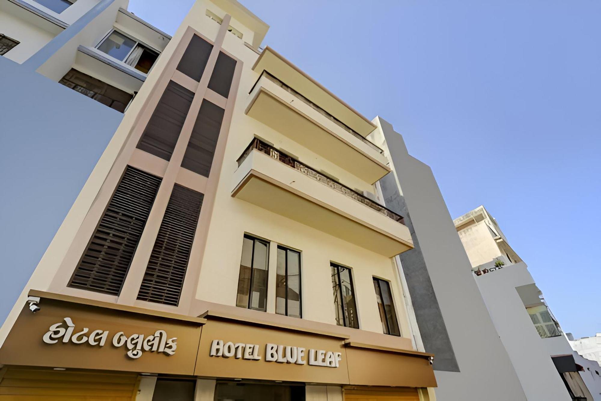 Hotel Blue Leaf Rajkot Exteriör bild