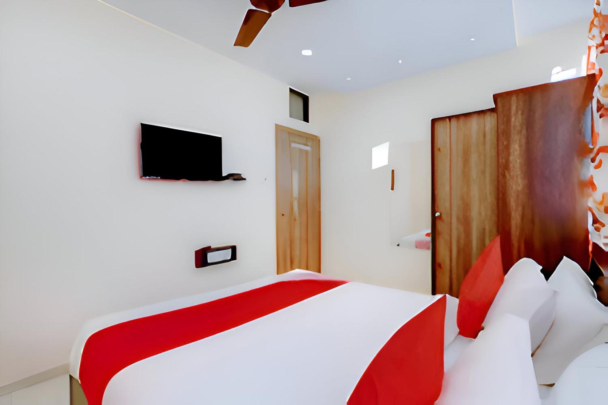 Hotel Blue Leaf Rajkot Exteriör bild